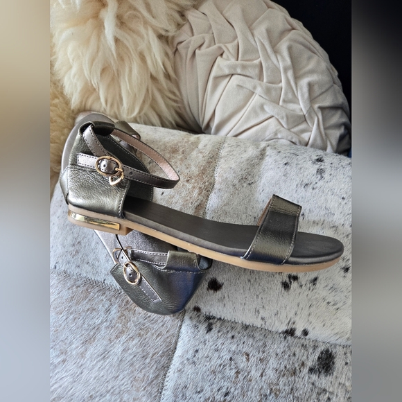 Metallic Bronze Leather Sandals size 7.5 - Picture 3 of 13